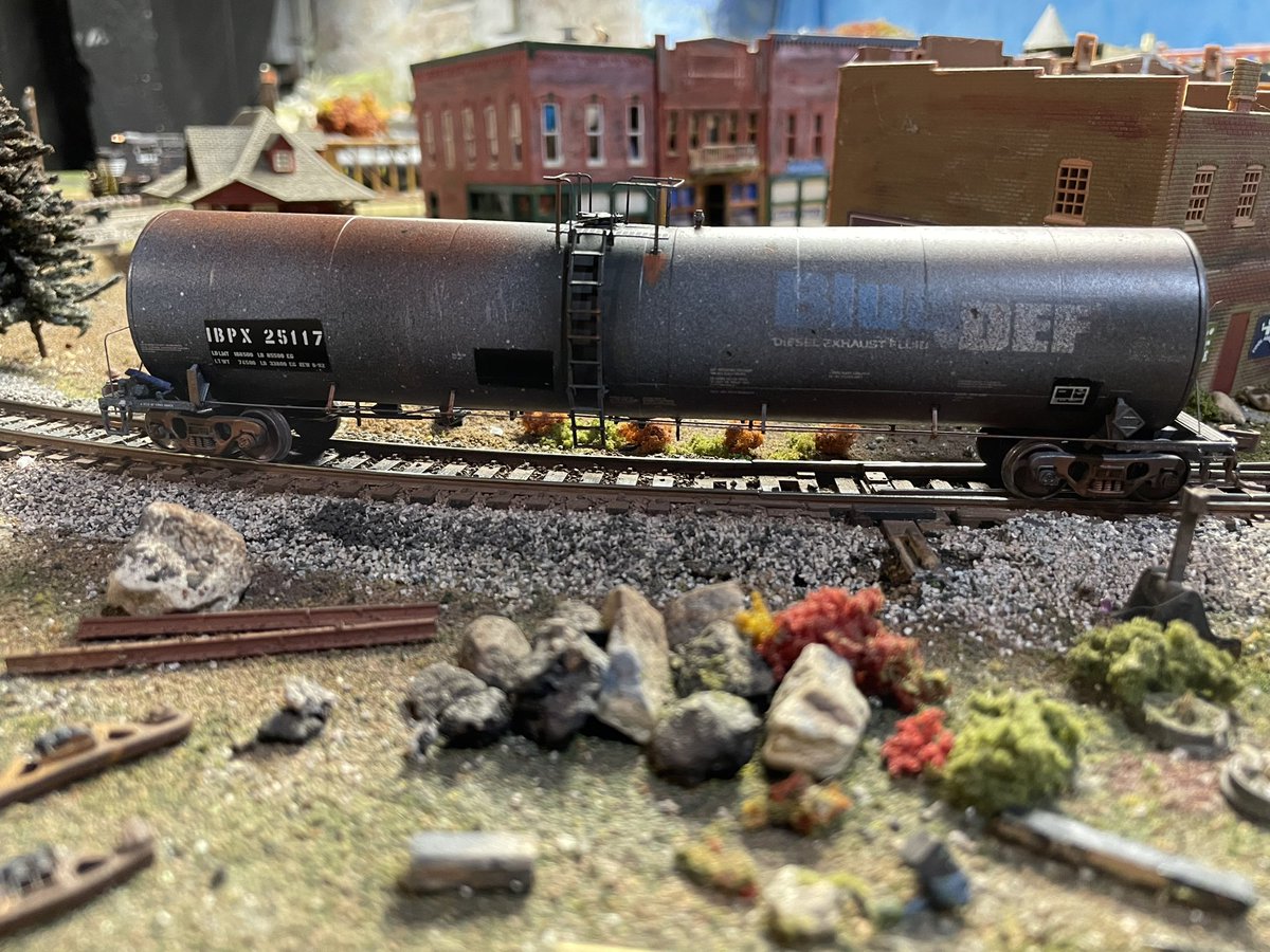 rwagnerful's tweet photo. A few recent weathering projects ๐จ #lifeinminiature #modelrailroad #lifeinhoscale
cc: @rodstewart ๐ ๐ โฝ๏ธ https://t.co/uMF87dE5F6