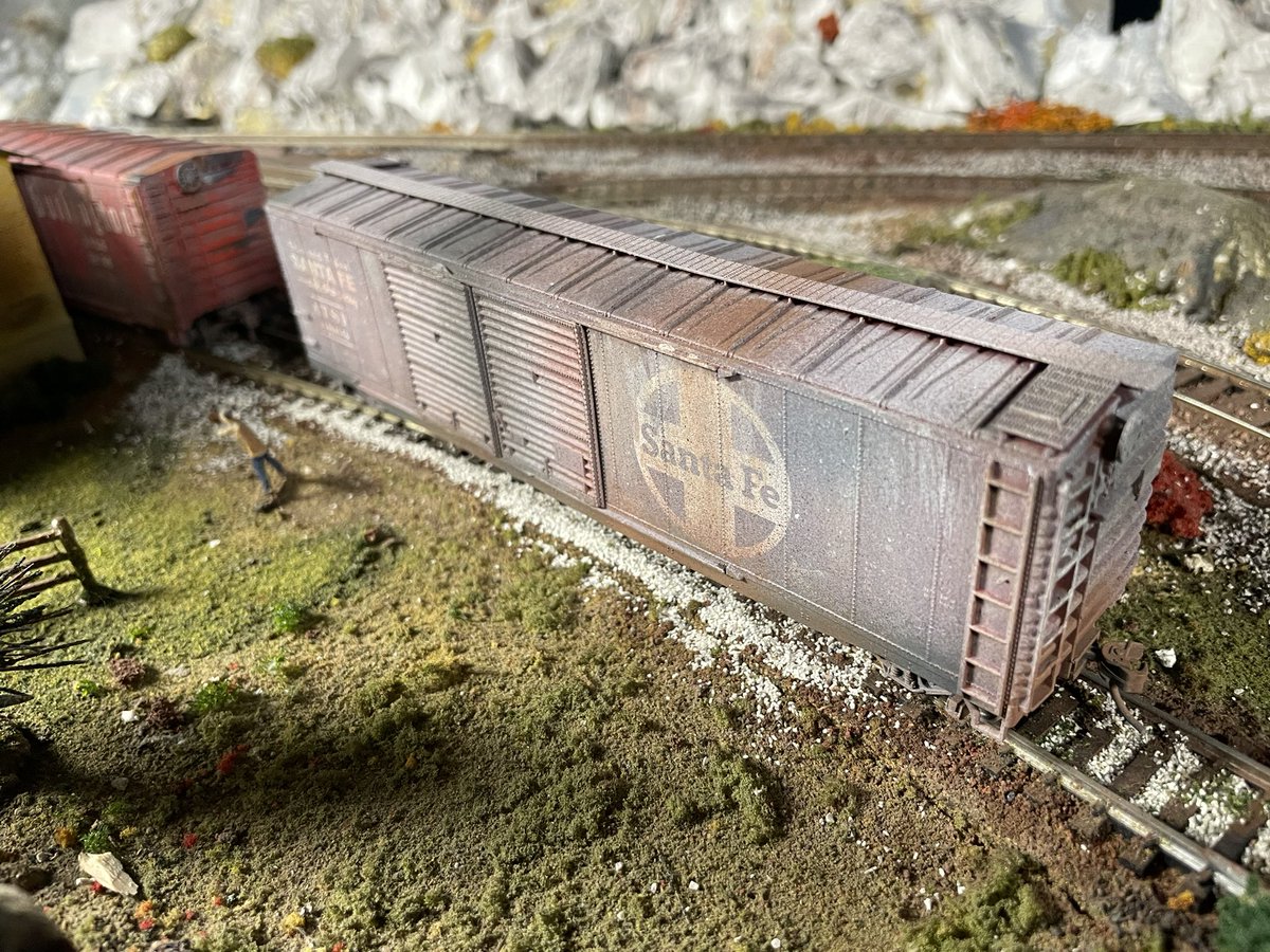 rwagnerful's tweet photo. A few recent weathering projects ๐จ #lifeinminiature #modelrailroad #lifeinhoscale
cc: @rodstewart ๐ ๐ โฝ๏ธ https://t.co/uMF87dE5F6