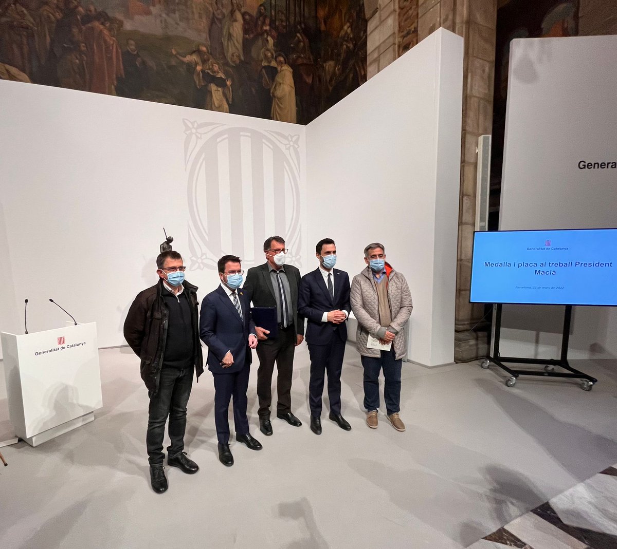 Cevipe2017's tweet photo. 👉Des de #CevipeGrupCooperatiu volem felicitar a l'Agrícola de #LlorençdelPenedès per la recent distinció amb la Placa President Macià en la categoria de responsabilitat social empresarial. S'uneix amb aquesta distinció al Celler Cooperatiu de #Vilarodona.

Moltes #felicitats https://t.co/AZFATypjUj