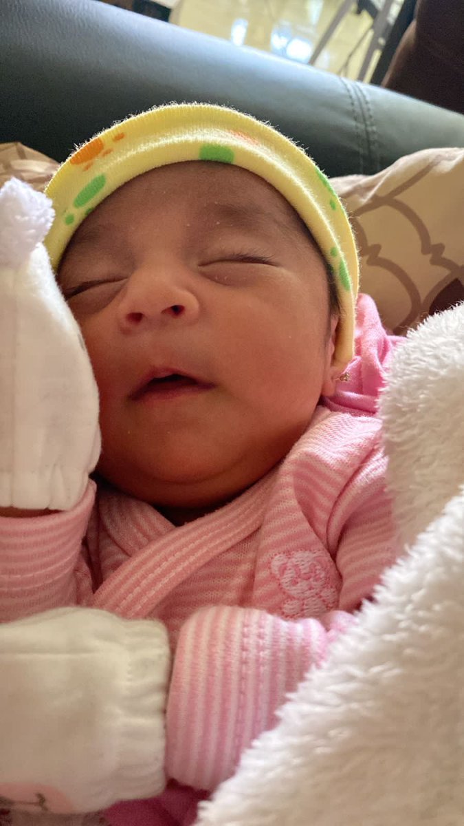 memozamora05's tweet photo. Mi princesa hermosa ya va a cumplir su primer mes 🥰❤️ https://t.co/treOUyLE9D