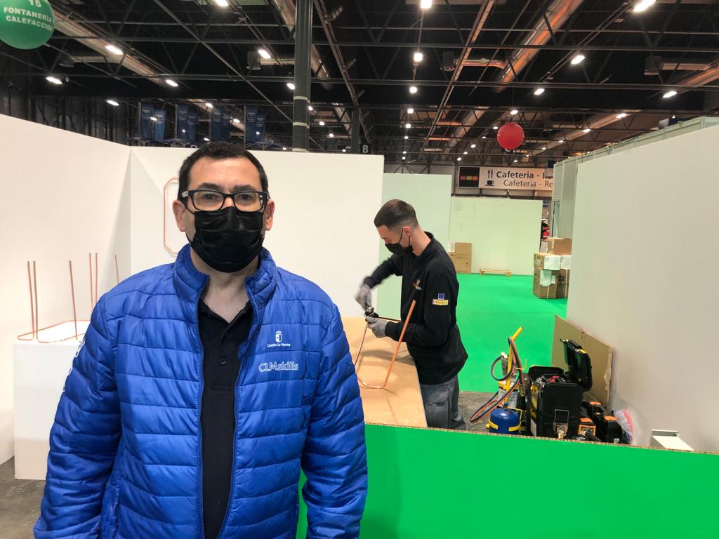 IESLuisDeLucena's tweet image. Samuel ya está trabajando en la prueba a buen ritmo y con pasos firmes y decididos.
Su tutor Carlos nos transmite buenas sensaciones
#VamosSamuel #VamosCLM
#SpainSkills #CLMSkills @educajccm