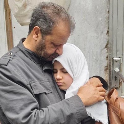 Ziauddin Yousafzai (@ziauddiny) on Twitter photo #NewProfilePic
This picture tells one of the many heartbreaking stories of millions of Afghan fathers whose daughters are not allowed to go to school.
#LetAfghanGirlsLearn
Photo:<a href="/bsarwary/">BILAL SARWARY</a> #NewProfilePic
This picture tells one of the many heartbreaking stories of millions of Afghan fathers whose daughters are not allowed to go to school.
#LetAfghanGirlsLearn
Photo:<a href="/bsarwary/">BILAL SARWARY</a>