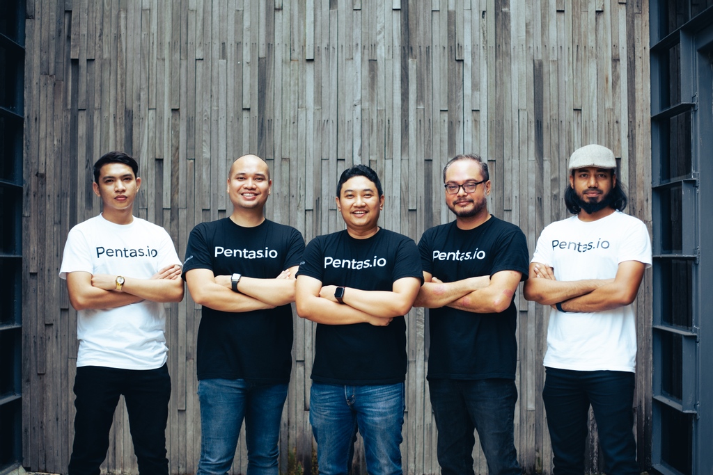 pentas_io's tweet photo. Web 2 vs Web 3 us.
Quote this tweet and show yours!

#pentas #pentasian #nftcommunity https://t.co/C017a5Yi2p