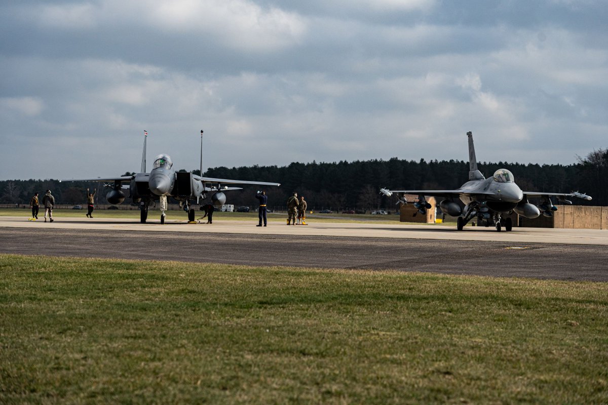 48FighterWing's tweet photo. We're flying with @AirAviano's 510th Fighter Squadron this #WingmanWednesday! Training alongside our mission partners keeps us ever-ready to aid in @NATO's collective defense.

 #WeAreLiberty #OwnTheSkies #ReadyAF #WyvernNation #BuzzardsRule

@HQUSAFEAFAF @usairforce @US_EUCOM https://t.co/RJ1b2eRsPr