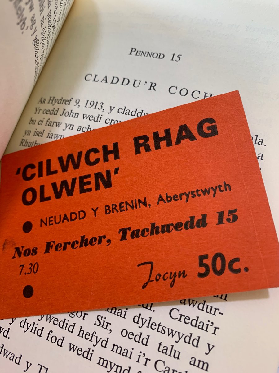𝙴𝚕𝚒𝚗 𝙽𝚊𝚗𝚝 (@elintomos) on Twitter photo Dwi wrth fy modd yn ffindio bookmarks, papura’
ne’ nodiada’ mewn llyfra’ ail-law.
Sgwni pwy fuodd yn gweld “Cilwch rhag Olwen” am 50c?
Diolch <a href="/lyfrau/">Siop Lyfrau'r Hen Bost</a> am eich casgliad diri o hen lyfra’ Cymraeg ✨📚 Dwi wrth fy modd yn ffindio bookmarks, papura’
ne’ nodiada’ mewn llyfra’ ail-law.
Sgwni pwy fuodd yn gweld “Cilwch rhag Olwen” am 50c?
Diolch <a href="/lyfrau/">Siop Lyfrau'r Hen Bost</a> am eich casgliad diri o hen lyfra’ Cymraeg ✨📚