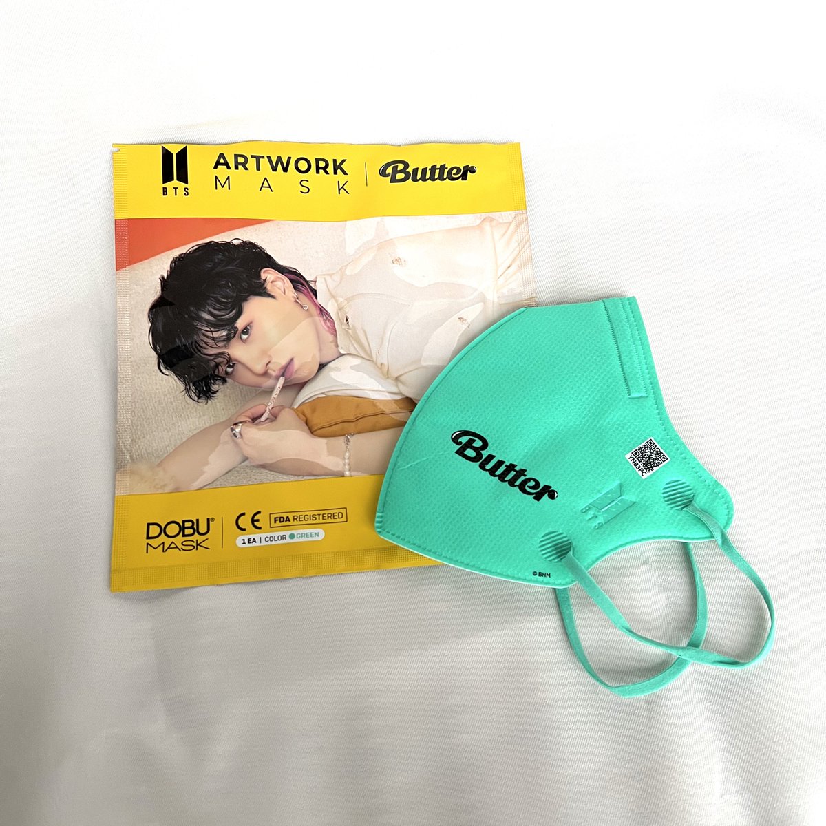 SUGA_th's tweet photo. มาแล้วว🎉 มาสก์คอลเลคชั่นพิเศษจาก @tasteofme_co “BTS ARTWORK MASK - Butter Edition” 😷🧈  ตัวมาส์กของคุณยุนกิจะเป็นสีเขียวน่ารักๆ สกรีนลาย Butter แบบนี้เลย! ใน 1กล่อง มีทั้งหมด 7ชิ้นน้าา

ใครสนใจตามไปสั่งด่วน! สินค้ามีจำนวนจำกัด 👉 https://t.co/4IpmknyuVI

#BTSMaskTH
#มาสก์บังทัน https://t.co/NVkadNQknA