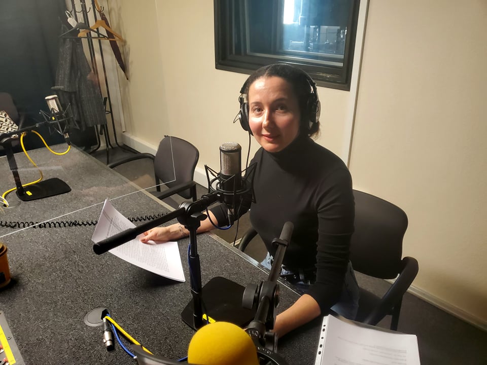 Радиотеатр <a href="/LatvijasRadio/">Latvijas Radio</a> подготовил цикл вечерних сказок на украинском языке. Лаура Вилцане озвучила 10 украинских народных сказок, которые будут звучать по пятницам в 20:05.