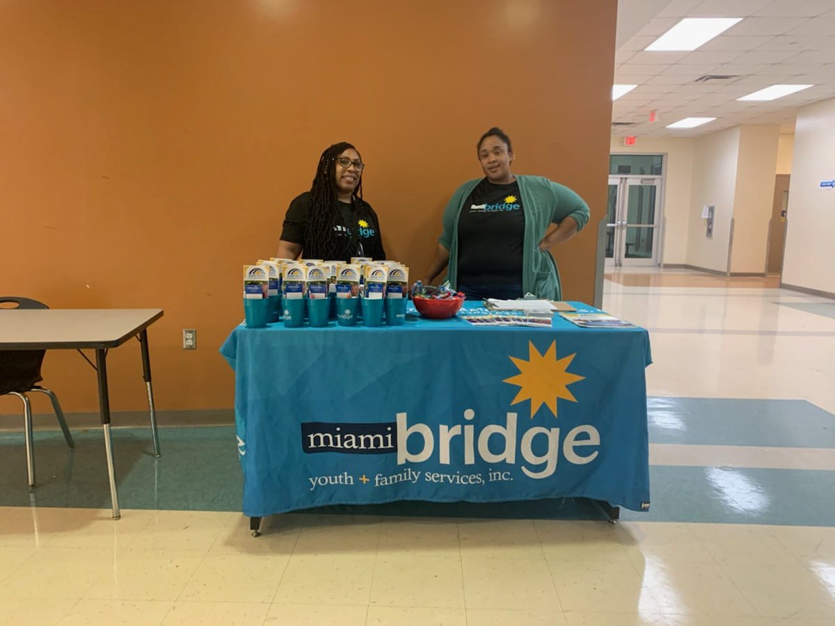 MiamiBridge's tweet image. Miami Carol City Senior High School! Thank you for inviting us to last Tuesday's event! We enjoyed speaking to parents and youth about our services. We realized that a lot of the youth were interested in volunteering and social work/mental health related careers. 
@CarolCitySr1