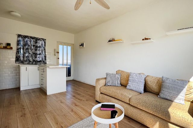 FOR SALE - STUDIO APARTMENT IN WYNBERG UPPER – CHELSEA VILLAGE Asking price R895,000
Contact Jessica Gaertner 064 695 1975 to arrange a viewing.
ow.ly/wj1250Iq7Qb
#KnightFrank #SouthAfrica #InvestmentProperty #WynbergUpper #StudioApartment #ApartmentForSale