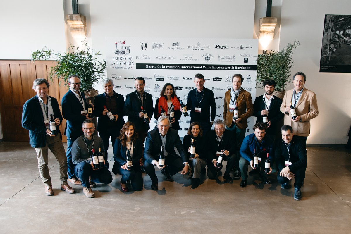 argraf_grupo's tweet photo. En #GrupoArgraf estamos orgullosos por haber patrocinado el International Wine Encounters I: Bordeaux de la @CataBarrioEst 🚂  Una jornada entre seis de los más reputados châteaux bordeleses y las bodegas del #BarriodelaEstación 👏 

Un verdadero placer.🍷

#Argraf #patrocinio https://t.co/7b5JYChFEG
