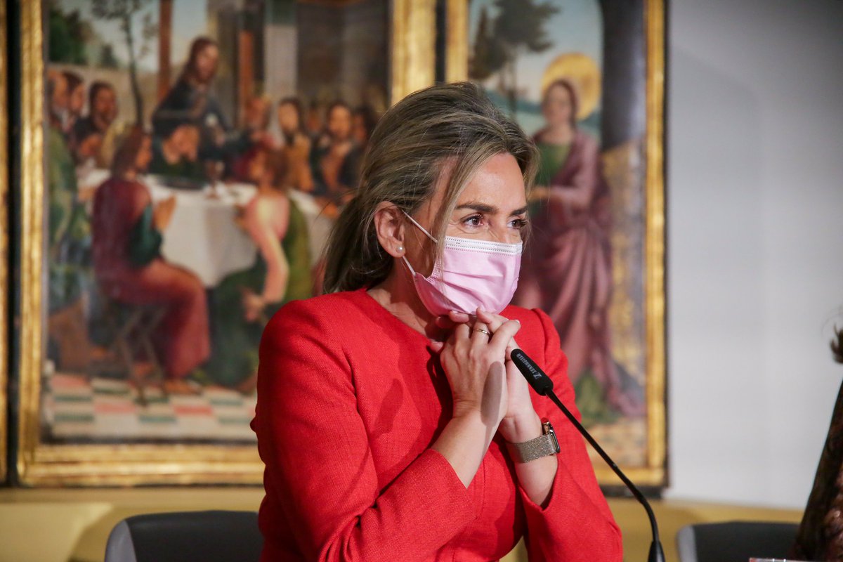 milagrostolon's tweet photo. Toledo enriquece su oferta cultural con la inauguración en el Museo de Santa Cruz de la primera exposición dedicada a la obra de Juan de Borgoña que comparte escenario con la gran muestra de Alfonso X. Un merecido homenaje a dos personajes de gran trascendencia histórica. https://t.co/GnPyxlDTml