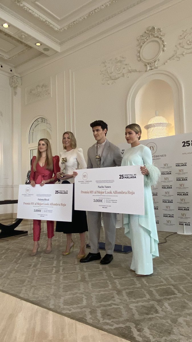 Paloma Bloyd y Nacho Yanes han sido los premiados en esta II edición como mejor look en la alfombra roja del #25festivaldemálaga con el Premio <a href="/maribelyebenes/">Maribel Yébenes</a>. 3000€ en tratamientos y un reconocimiento a su look.