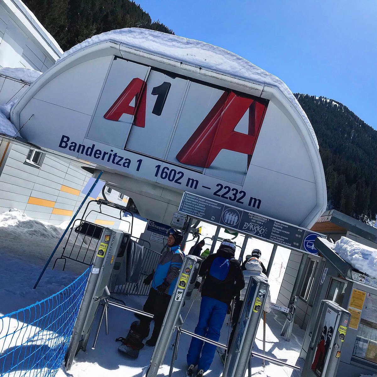 SweMetalChef's tweet image. Always ski with style…in @TheGrimfrost wear. \m/ #grimfrost #viking #wear #ski #bansko #great #mountain #resort