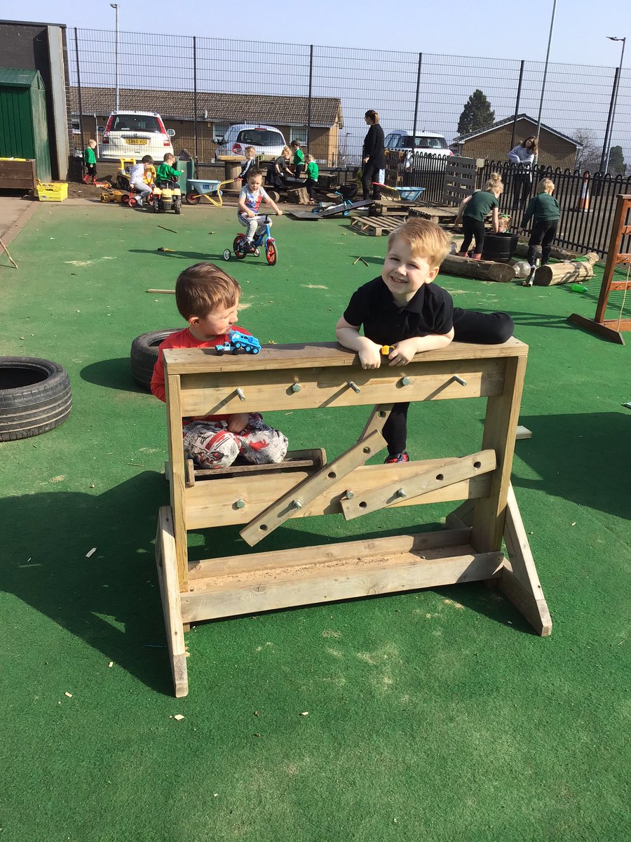 WoodheadPrimary's tweet photo. Lots of fun in the sun today for our nursery children😎🌞 We have been getting active and using our bodies to run, climb and build in the garden.
#SLCEarlyyears #activity #healthpromoting https://t.co/16nyzJILqr