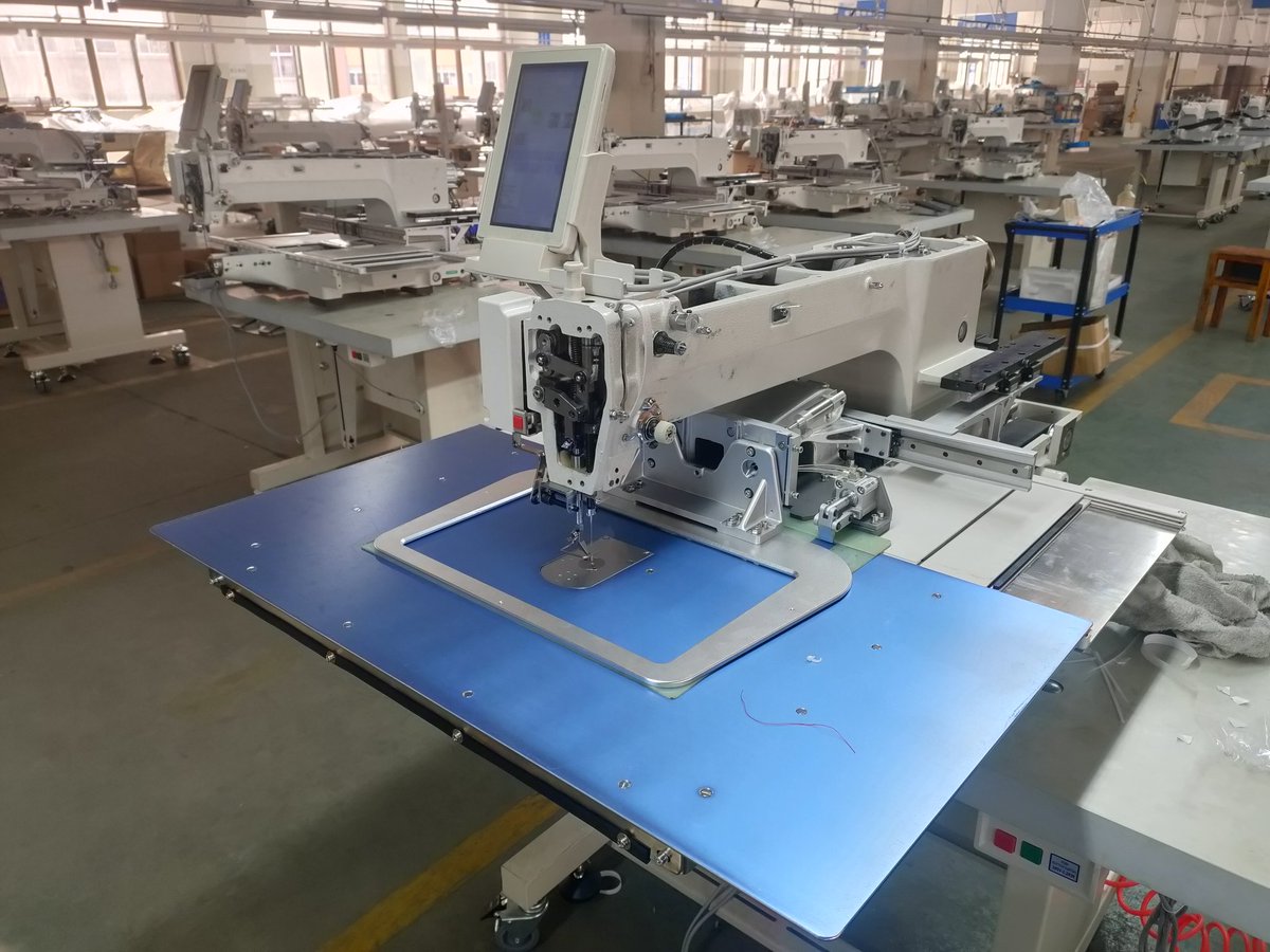 LejiangMachine's tweet image. Lejiang automatic pattern sewing machine with touch screen, various operate sizes available to choose, high precision imported components, own developped control system, welcome to inquiry for cooperation.