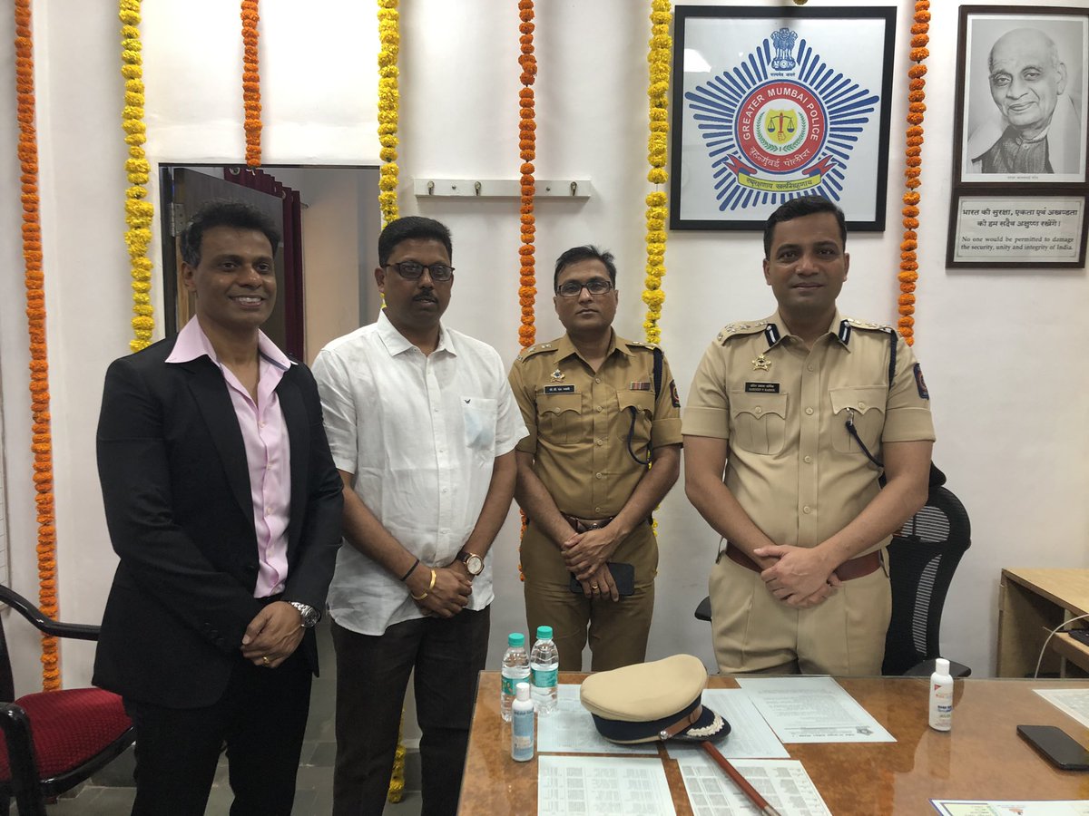 CREDAI MCHI यांच्या माध्यमातून  निर्मल नगर पोलीस ठाणे खार पूर्व इमारत सुशोभीकरण कार्यक्रम <a href="/CPMumbaiPolice/">Commissioner of Police, Greater Mumbai</a> <a href="/vishwasnp/">Vishwas Nangre Patil</a> <a href="/MumbaiPolice/">मुंबई पोलीस - Mumbai Police</a>