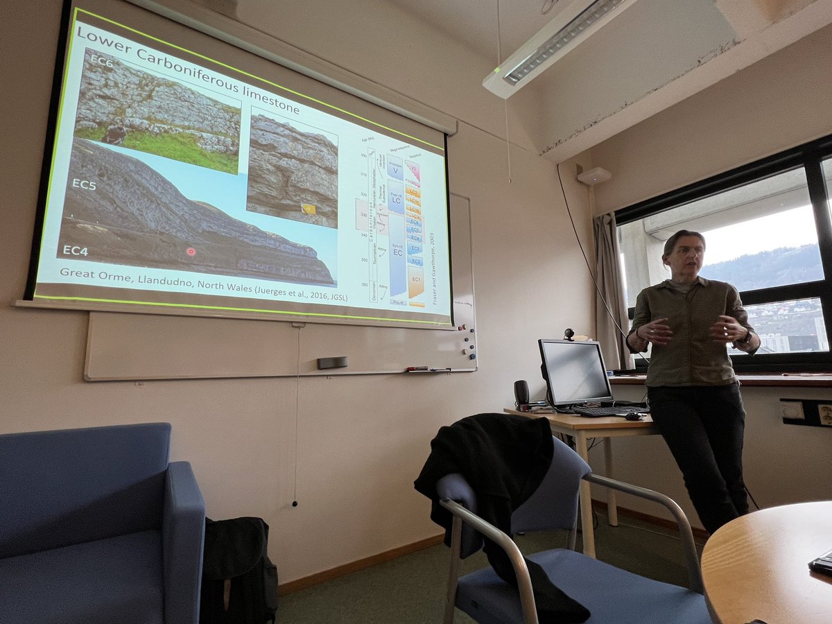 . @carbonatesUoM Talking at @uibgeo #geolunch seminar on all things carbonates 🤩🤩🤩