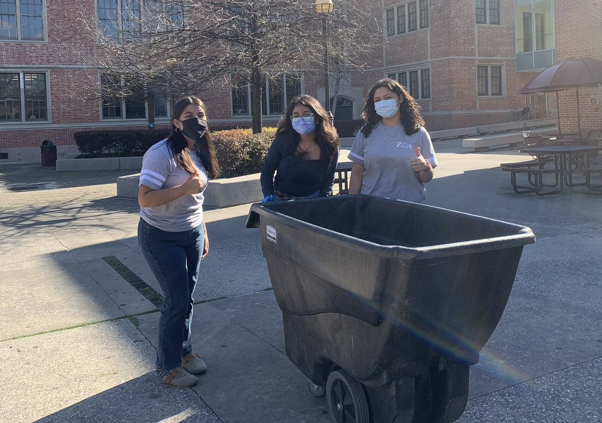 LOP x ZIA <3 Helping out our custodial staff today !