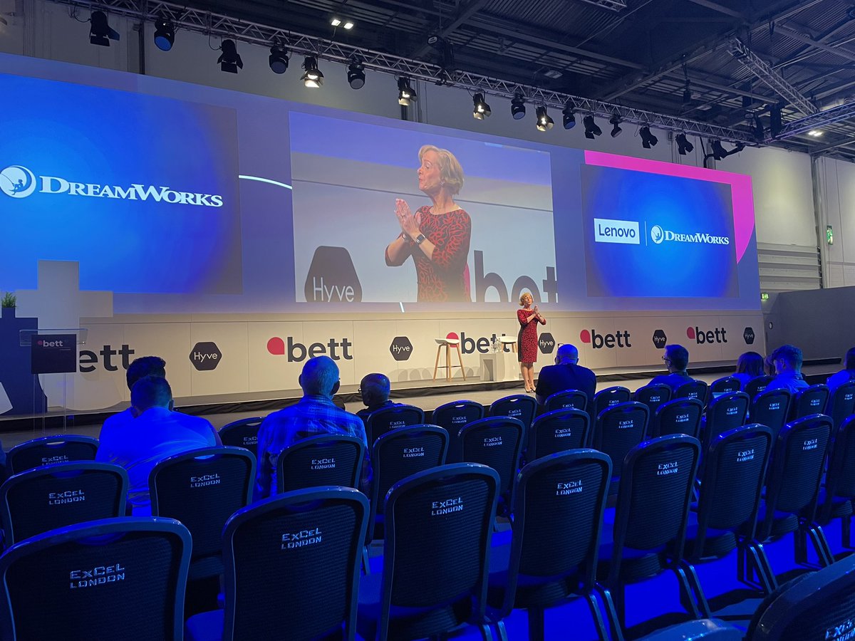 ClaireEvoBio's tweet photo. The earlier you introduce STEAM in education, the more likely students are to go into a STEAM career - Chris Babson @Lenovo &amp; @KateSwanborg @Dreamworks stress that students need access to tech early to empower them to explore STEAM careers #bett2022 #STEAM #EdTech https://t.co/tbnMcPn5az
