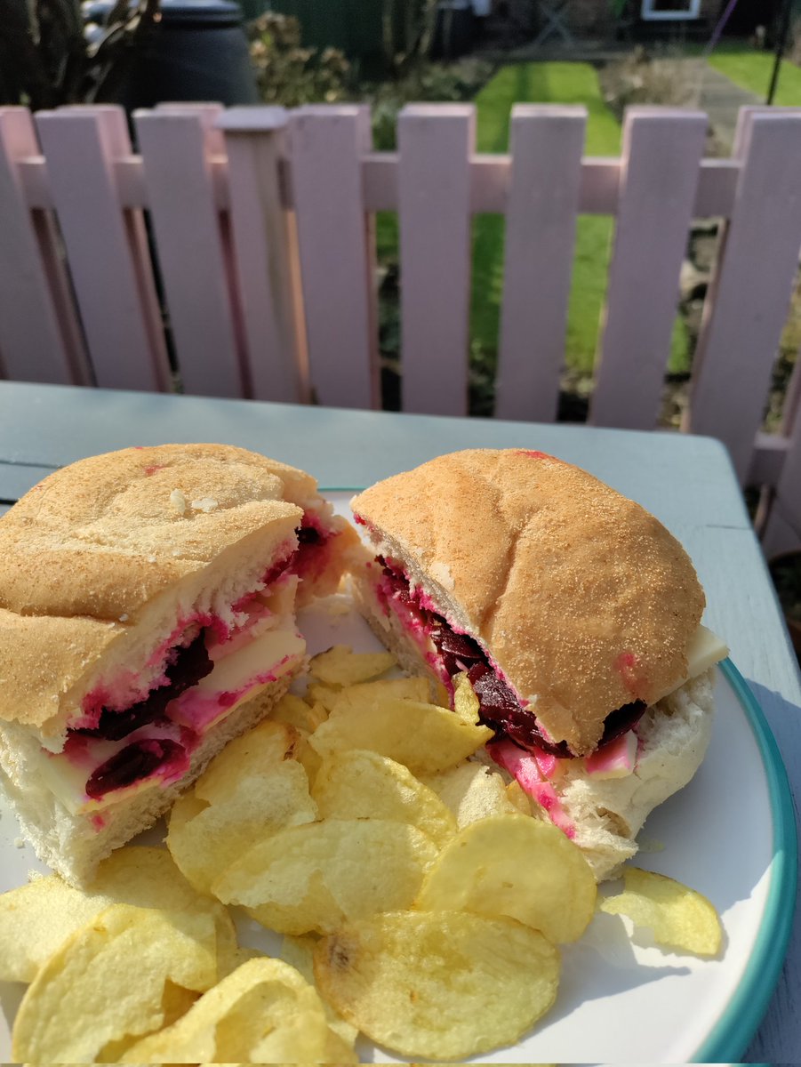 vanessawears's tweet photo. Cheese & beetroot sarnie in the sun for a #properlunch, 10 minutes of calm. https://t.co/ZJwyD8ioNl