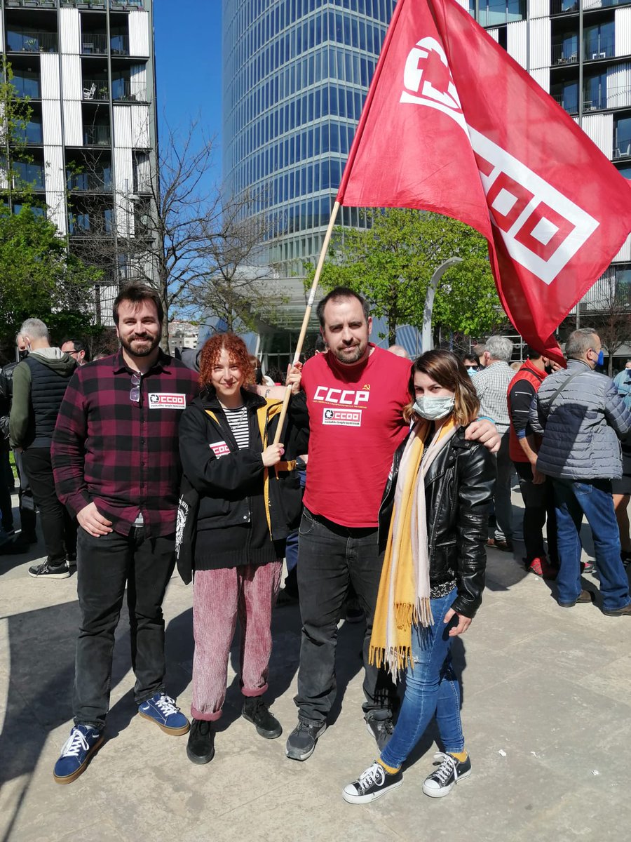 GazteakCcoo's tweet photo. ✊🏽✊🏽Que vea @iberdrola que las jóvenes trabajadoras reivindicamos una bajada de los precios en general y una intervención urgente por parte de los poderes políticos. 

🔥Krisiek ezin dituzte langileen diru sarrerak gutxitu eta gure lanpostuak kolokan jarri

ESTAMOS HARTAS!! https://t.co/EYVyt5mV9j