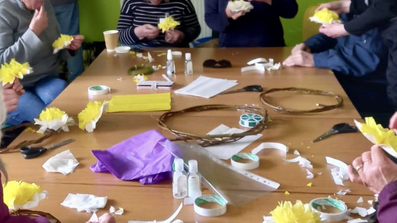 TConnectionSp's tweet image. At Mondays Nature Based #Volunteering session at @MatlockFarmPark, we also invited @derbyshirecarer to connect with our carers living with memory loss and #dementia @OTherapistMH @DDCVS