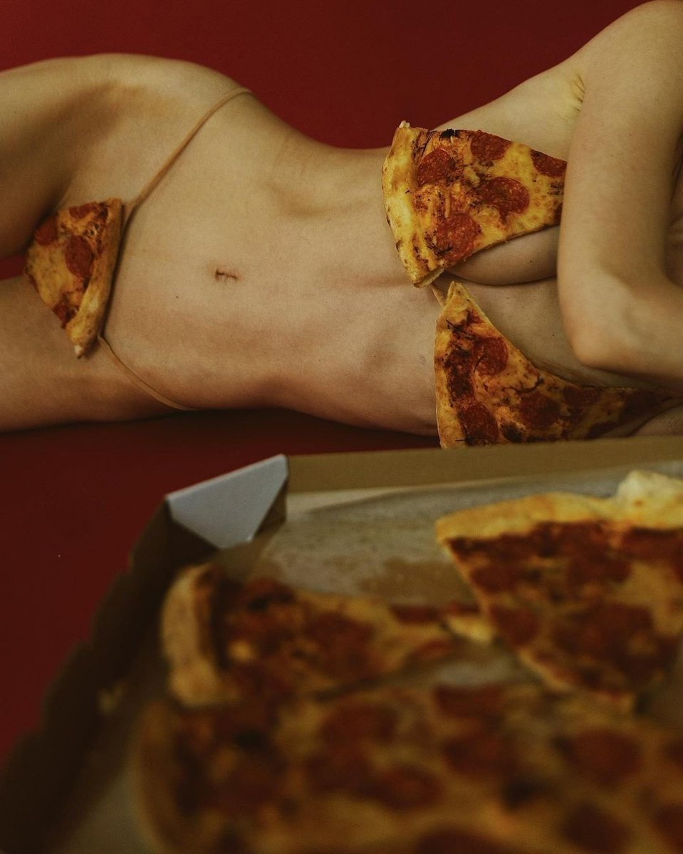 Лайк, если пиццу захотелось.. 😊🍕