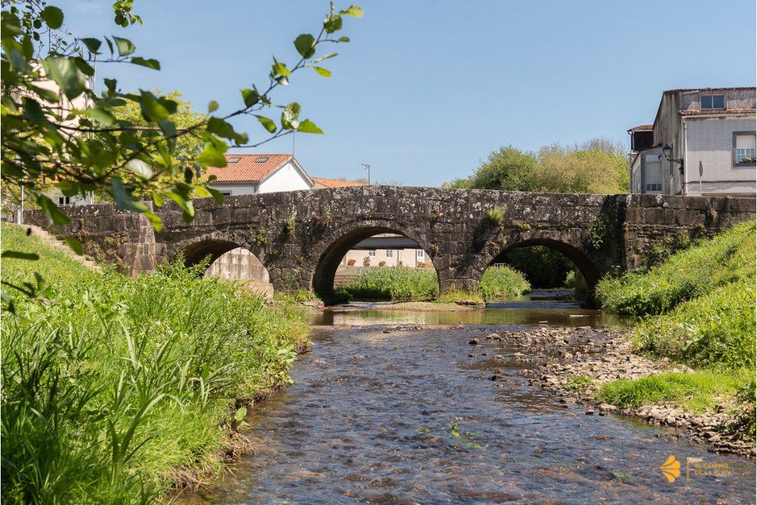 caminodelaplata's tweet photo. 7.#PuenteRomano en #SantaMariadeMarrozos
También conocido como #Marrozos, su patrimonio cuenta con una importante #JoyaRomana, como es su #puente. Esta edificación es un claro reflejo la riqueza artística de esta época
@Turgalicia https://t.co/73hxasGcuL