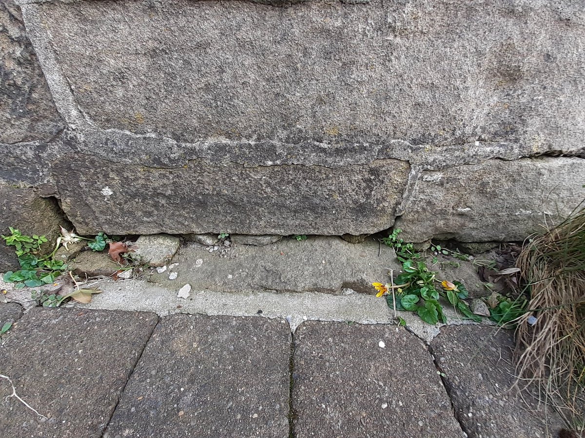 Lcstr_unbugged's tweet photo. Some mouse proofing today at an old Lancaster building.  Mice will get in gaps of around 6mm so airbricks and  damaged pointing will be an easy route in for them. #mice #pestproofing https://t.co/sjO5ObZmBV