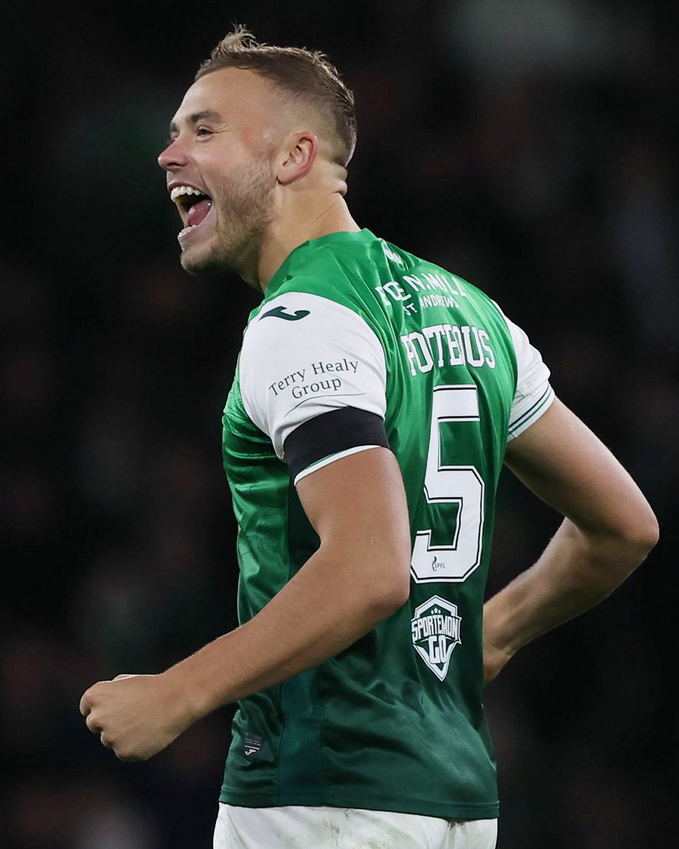 HibernianFC's tweet image. Happy birthday, Porto! 💚

The Hibs defender turns 23 today 🥳