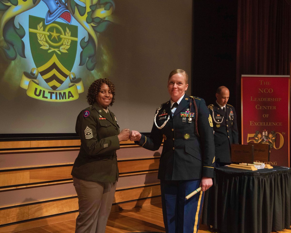 jjortizjr63's tweet photo. Women making history, SGM Rhonda L Byrd Deputy Director of the NCOLCoE-NCOPDD (first woman) and MLC Chief congratulates 1SG Frederichs a recent MLC graduate and oh by the way the first woman 19Z 1SG.  #womenhistorymonth2022
@CSM_Schmidt @Michael11293782 @SGM_Madrigal @NCOLCoE https://t.co/Z70B62ozRH