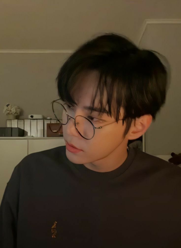 ไม่ได้ชอบผู้ชายใส่แว่น ชอบโดยอง