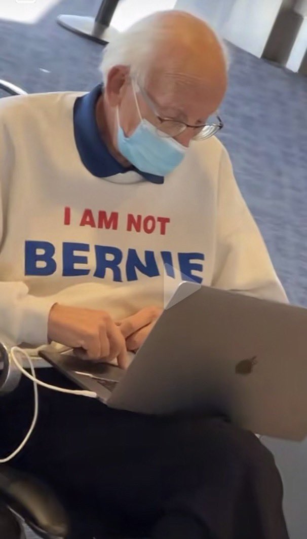steph6m's tweet photo. @RadioDana @KMBZradio @6ftSamIII Since you spent so much time in the airport,did you see this guy? https://t.co/9mJVnSaCPr