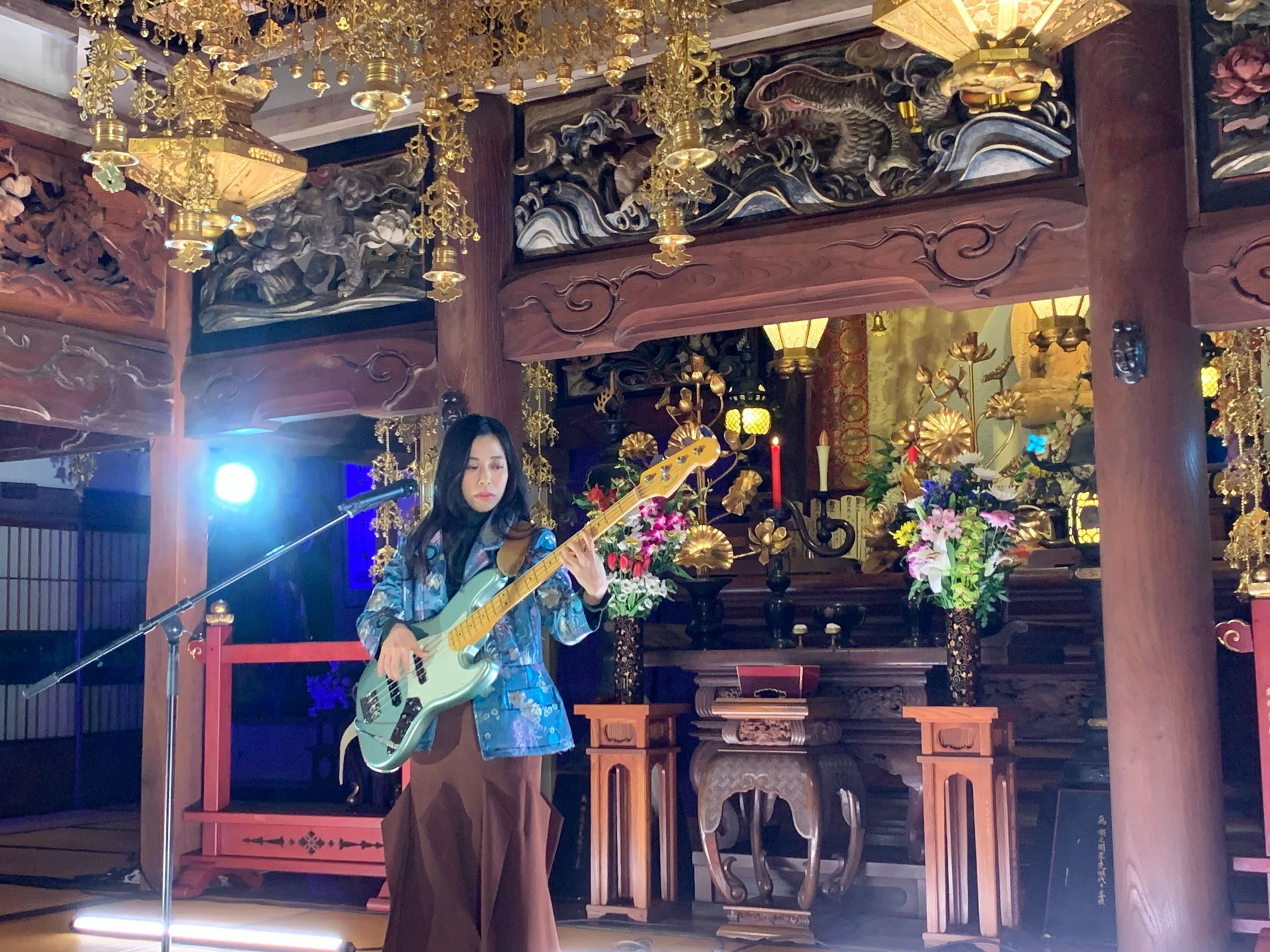 サカナクション 22fns 歌謡祭 春 名曲ライブラリー 生放送での 月の椀 パフォーマンスは 全国各地からお送りしました 実験的な演出にご協力いただいた番組や各地ロケ先の皆様 お楽しみいただいた視聴者の皆様も 誠にありがとうございました