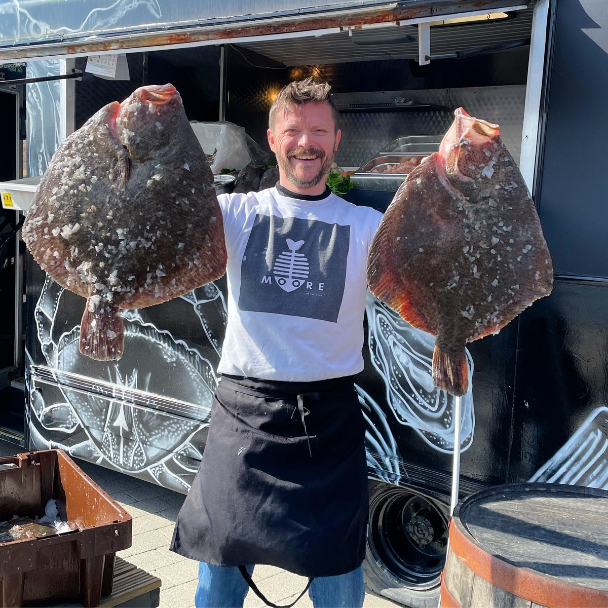 Turbot! Absolutely stunning fish.
Tranches incoming!
#localproduce at its best. 
👑🐟