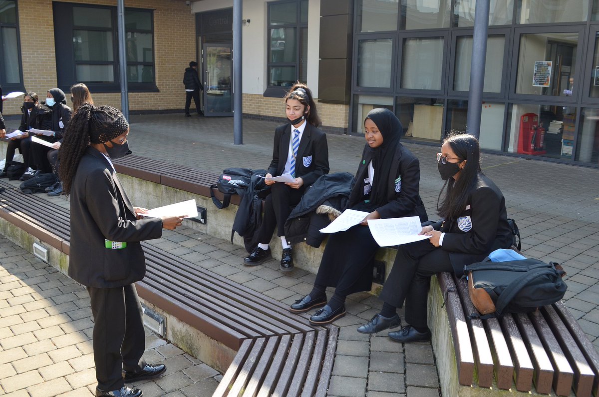 DormersWellsHS's tweet photo. Our Year 9 class are enjoying their English lessons being delivered outside today☀️

#HighExpectations #ActiveLearningBehaviour #PositiveGrowthMindset #PositiveLearningAttitude #Wisdom #Determination #OutdoorLearning https://t.co/sFMTMhHC3P