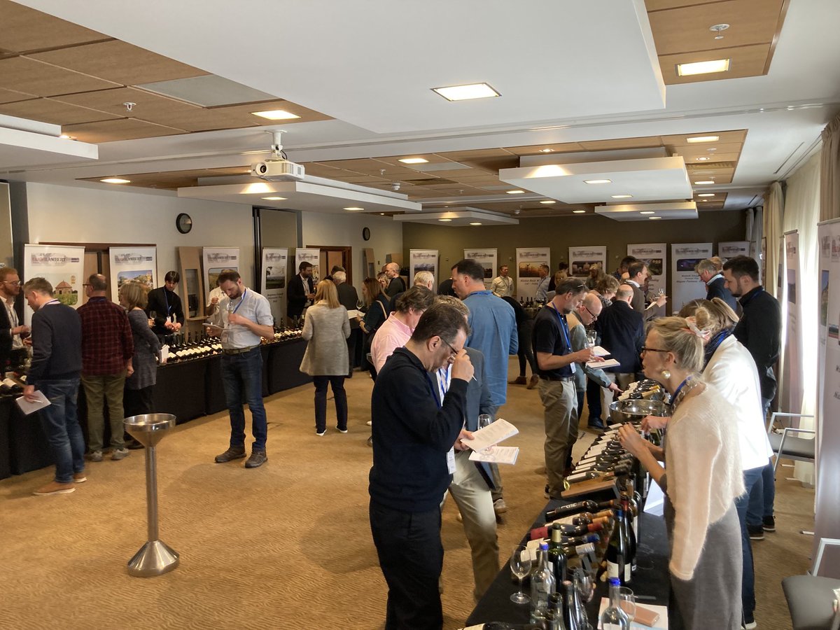 TournierPatrice's tweet photo. ⁦@DanielLambert29⁩ ´S portfolio tasting was a thrill indeed !
⁦@domainefery⁩ ⁦@CREUZENOIRE⁩ and domaine Vessigaud and I wanted to thanks all Daniel’s team !! https://t.co/1agE3xlIKK