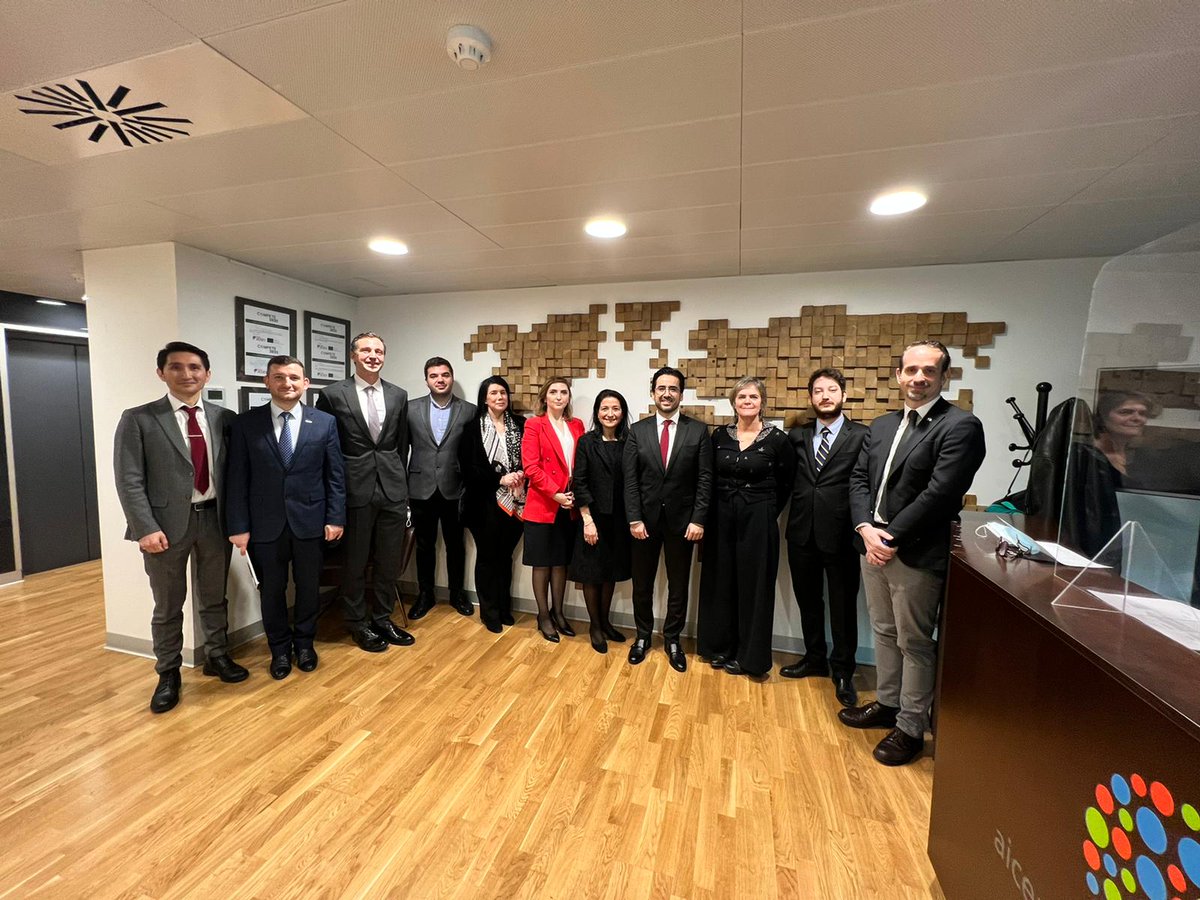 deikiletisim's tweet photo. Türkiye-Portekiz İş Konseyimiz, @mustafamertcan başkanlığında, @aicep temsilcileri ile toplantı gerçekleştirdi. 

Toplantıda, İş Konseyi ile AICEP arasındaki iş birliği fırsatları ve ikili ticari ilişkilerin gelişmesi ele alındı. 

🇹🇷🇵🇹
#İşimizTicariDiplomasi https://t.co/KXmFFT4xzJ