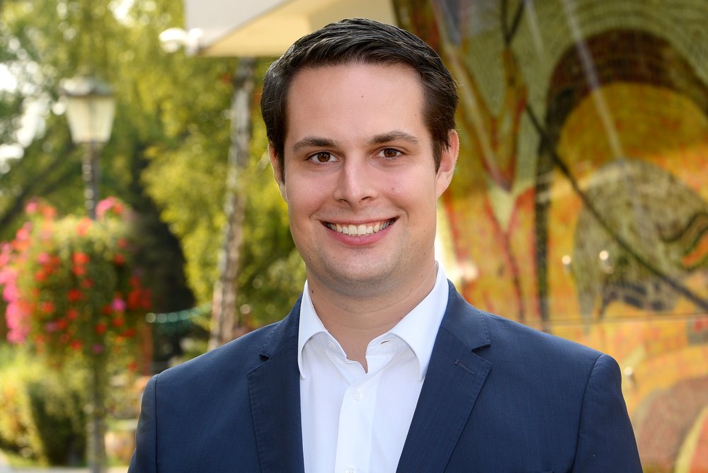Bastian Zander soll Erster Stadtrat werden

Bad Vilbel. Nach der Bürgermeisterwahl macht die CDU Bad Vilbel einen Personalvorschlag für das bald vakante Amt des Ersten Stadtrats:
Parteivorstand &amp; Fraktion schlagen den Heilsberger Bastian Zander(36) vor. 

cdu-bad-vilbel.de/news/bastian-z…