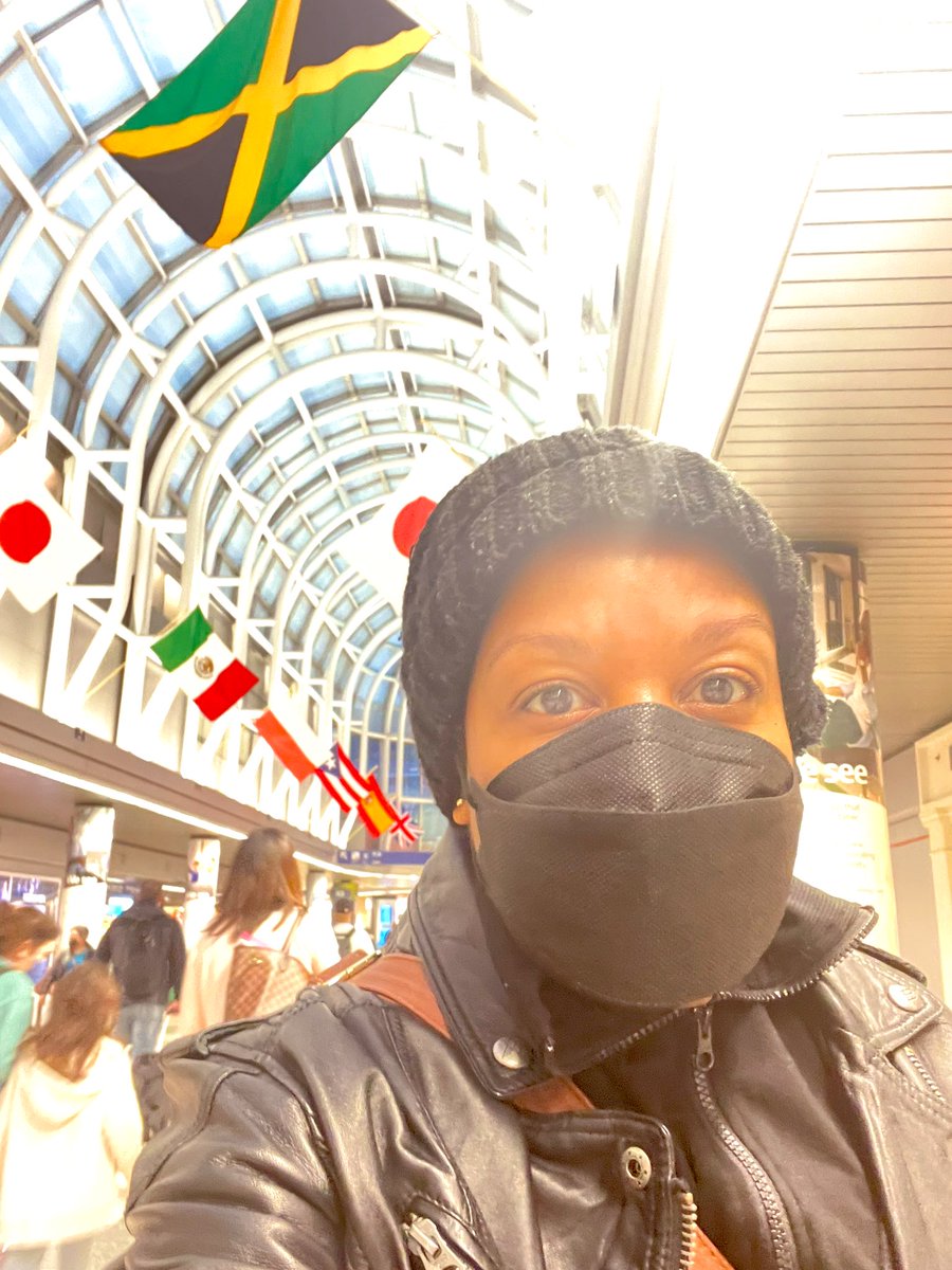 parneshia's tweet photo. Two years!!! Travel mercies🙏🏾 A little different; but good to be back in the skies!✈️ #publife #proudeditor #awp22 #awp2022 #aroundthe🌎 https://t.co/DExxadZZLT
