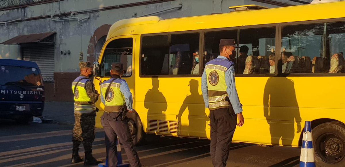 STNHonduras's tweet image. #STNinforma: La Fuerza de Seguridad del Transporte Urbano (#FSTU) realiza operativos en diferentes unidades de la capital