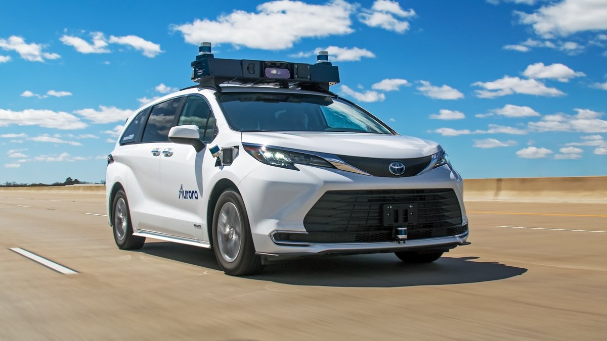 We just gave @Toyota execs the first rides in our Toyota Sienna test fleet. These minivans are now out on public roads in Dallas, can go up to 70mph & handle other on-road capabilities. Read about our exciting milestone toward launching Aurora Connect: businesswire.com/news/home/2022…