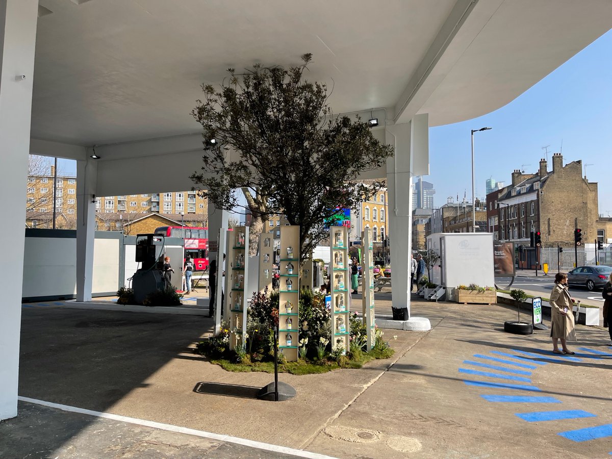 Joined by our UKRI Partners <a href="/BeautyKitchen/">Beauty Kitchen</a> <a href="/RBCGroupUK/">RBC Group</a> &amp; <a href="/CitytoSea_/">City to Sea</a> to support 'The <a href="/EcoverUK/">ECOVER UK</a> Refillery' – an old petrol station transformed &amp; dedicated to fighting plastic waste with refills. Join the #ReuseRevolution, pledge to #Refillution – 69 Borough Road, London 'till 7pm