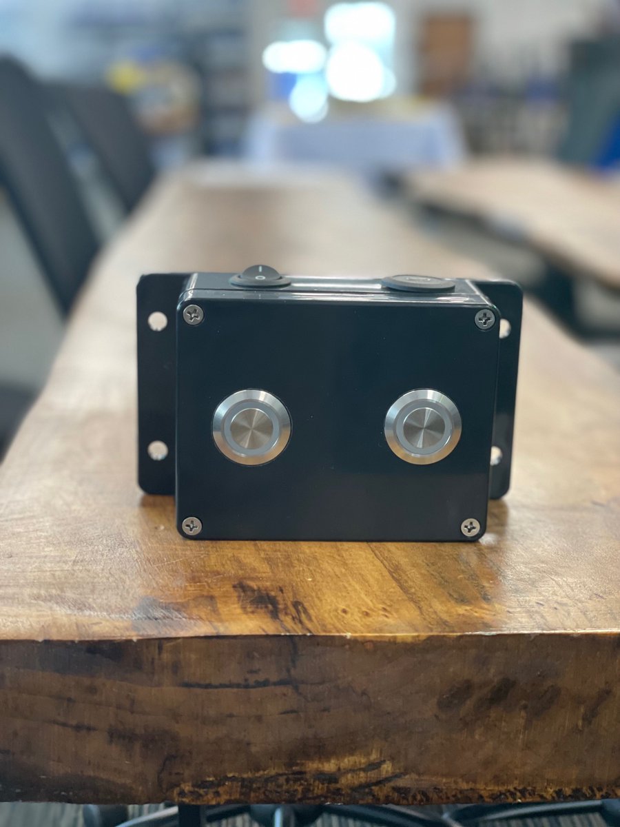 ResGreenGroup's tweet photo. $RGGI Wireless Push Buttons have a single or double button capacity. At $RGGI we pride ourselves on providing quality, cost-effective products and services tailored to our clients needs. 

#ResGreenGroup #wirelesspushbuttons #Industry4.0 #automation #materialhandling https://t.co/CFHYCg73EC