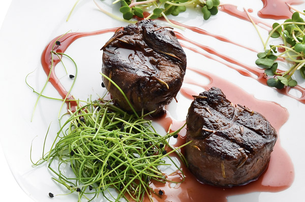 Économisez $13.50 sur les médaillons de wapiti Northfork. Grillés, frits à la poêle, grillés au four. Ce sont toutes des options délicieuses pour ces petits bijoux tendres et juteux. 
Cette offre prend fin le 30 mars 2022 - mailchi.mp/northforkbison…