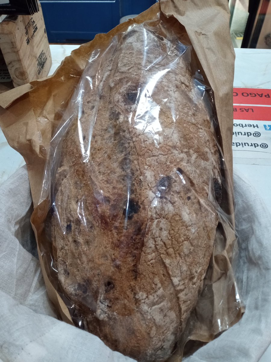 Maravilloso pan sin gluten de <a href="/Celikatessen/">Celikatessen</a> 
Reservalo y ven los miércoles a recogerlo. Llámanos y te contamos tipos y formatos de pan. 

#herbolarioeldruidadelavapies