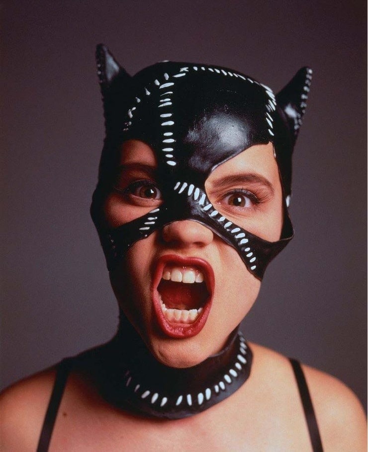 MajorIssuesCBC's tweet photo. Good Morning Cliquers! It's Wednesday so the latest ep of the #MajorIssuesPodcast is out now!
In the meantime check out these rare pictures of Christina Ricci in this Halloween photoshoot. She really could have killed a #Catwoman role.
π· by Peggy Sirota.
#SelinaKyle #DCComics https://t.co/52Ffj99h82