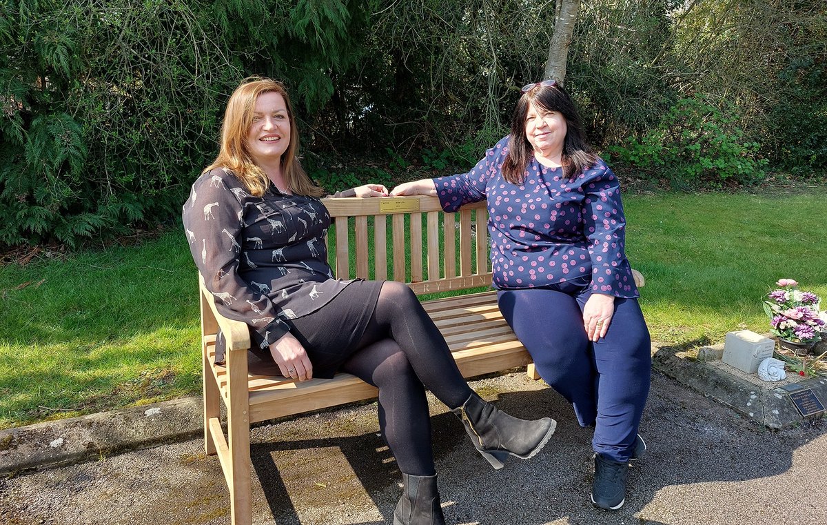 Jo and Gerri from Reading's Bereavement Services team on the Bench of Hope.