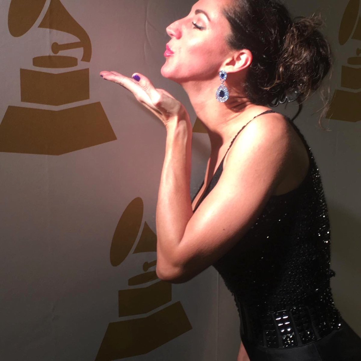 MusicRowVoice's tweet photo. The Grammy’s are right around the corner! Sunday, April 3! Who’s gonna be watching?! I know we will!🤩🙋‍♀️🎶🎤🏆
•
•
•
•
#grammys #awardshow #recordingacademy #grammyu #musicbusiness #musicindustry #vocalcoach #vocallessons #singers #singersongwriter #musiccity #nashville https://t.co/UdKfndx2FA