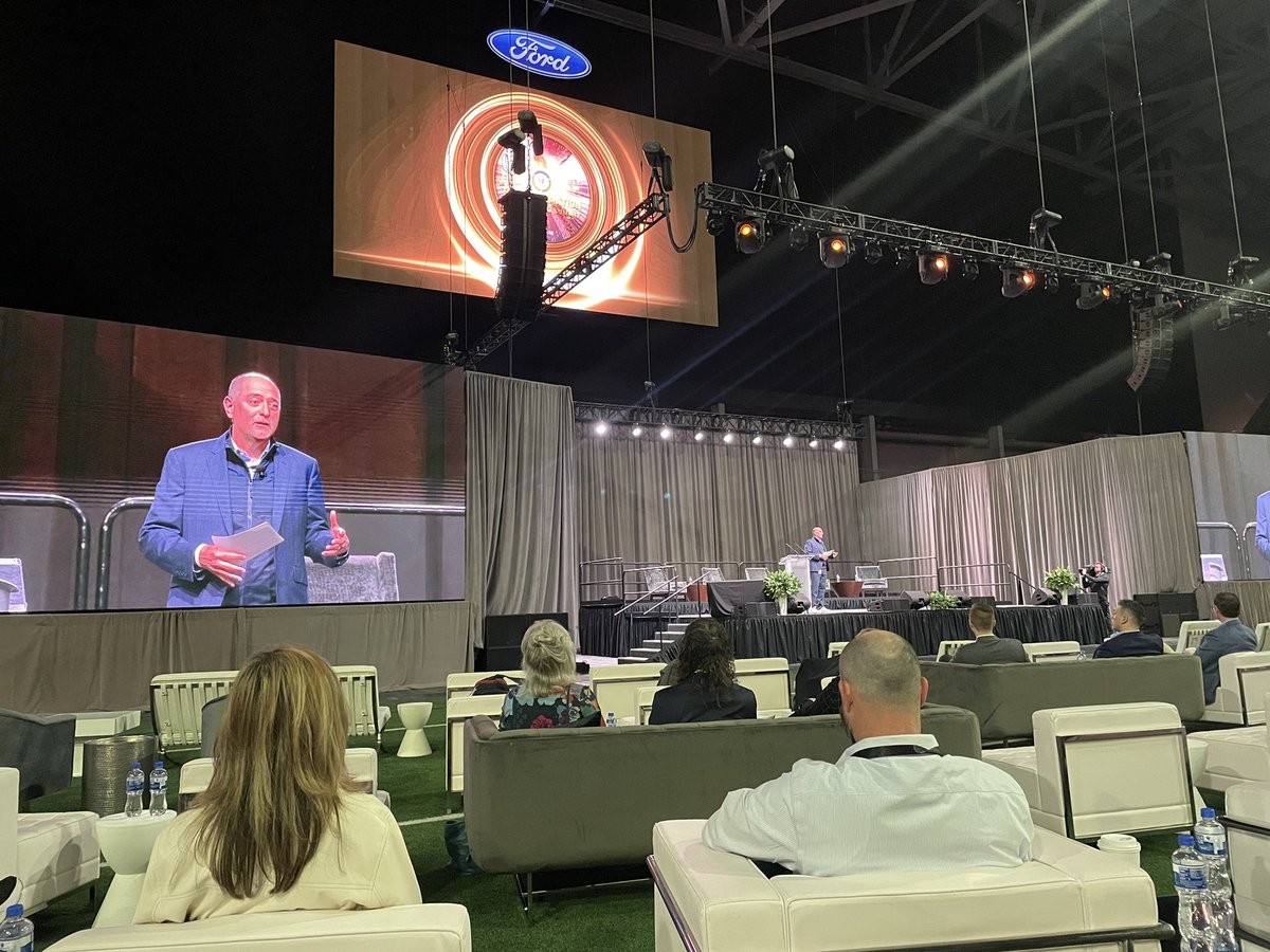 TRANSFORMATION!

Feels so good to be back together with our @TheLegendsWay team!

#LegendsGlobalSummit